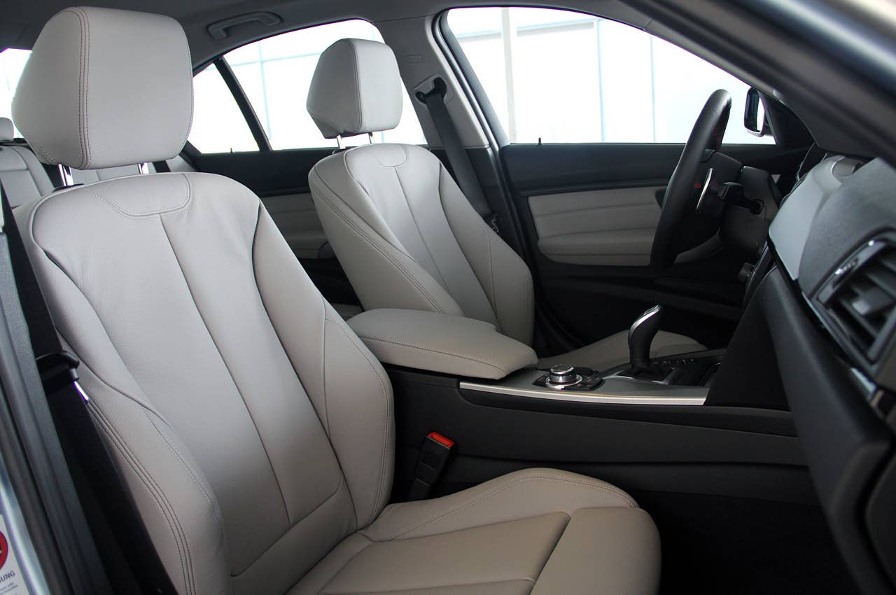 2013 BMW ActiveHybrid 3 front seats