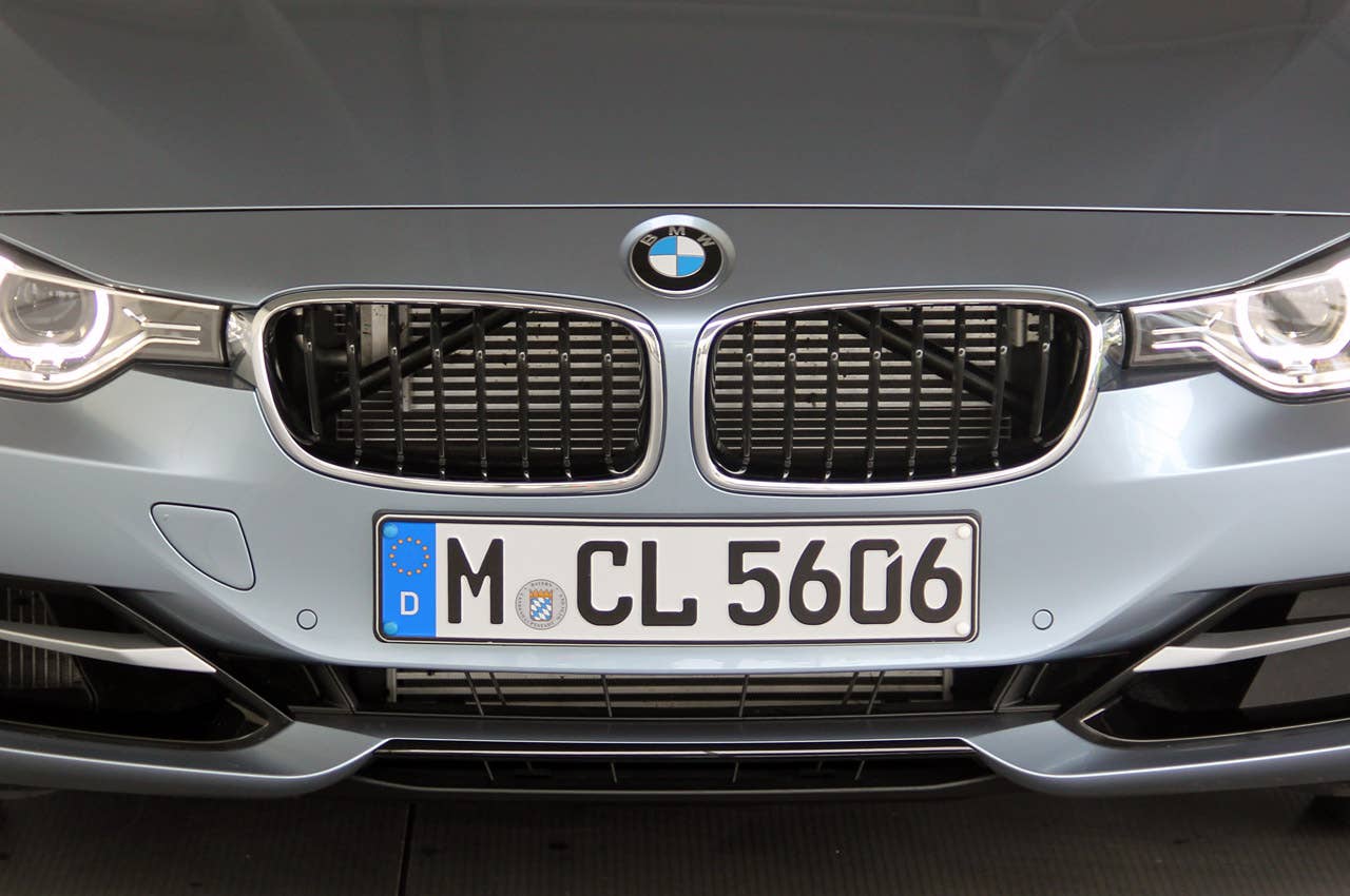 2013 BMW ActiveHybrid 3 grille