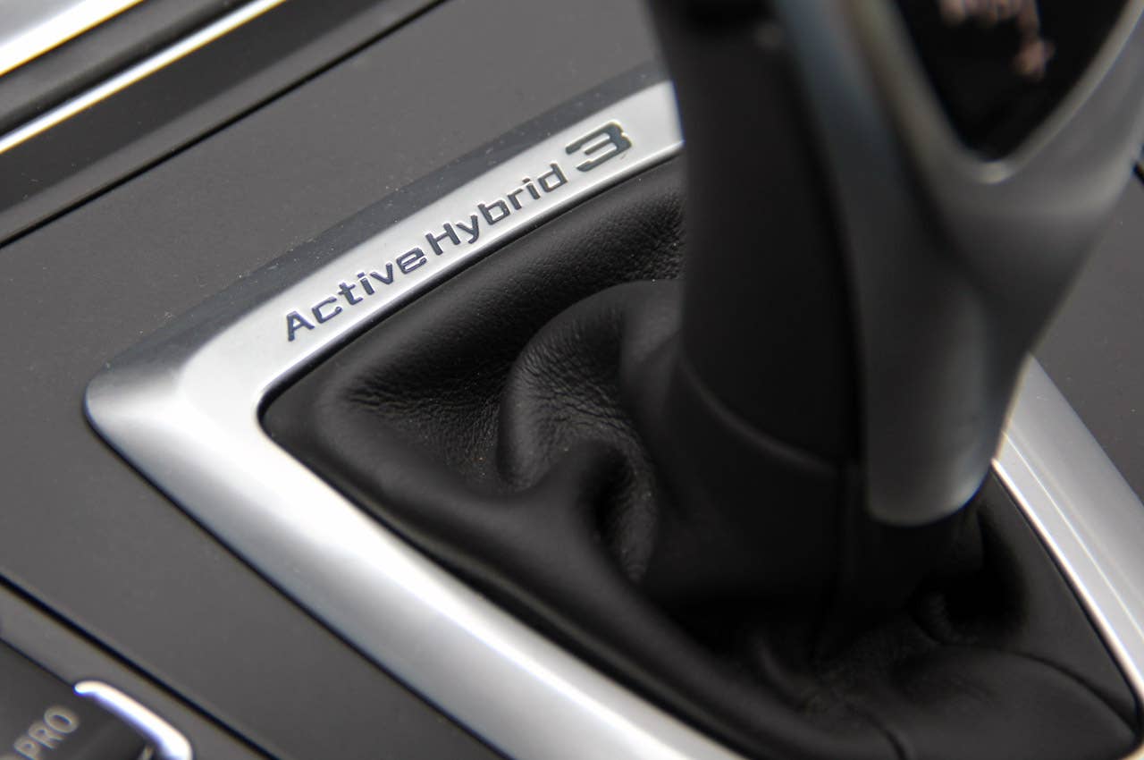 2013 BMW ActiveHybrid 3 badge