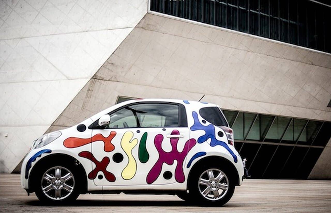 Toyota iQ Urban Art 3