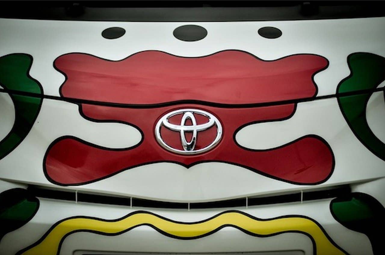 Toyota iQ Urban Art 5