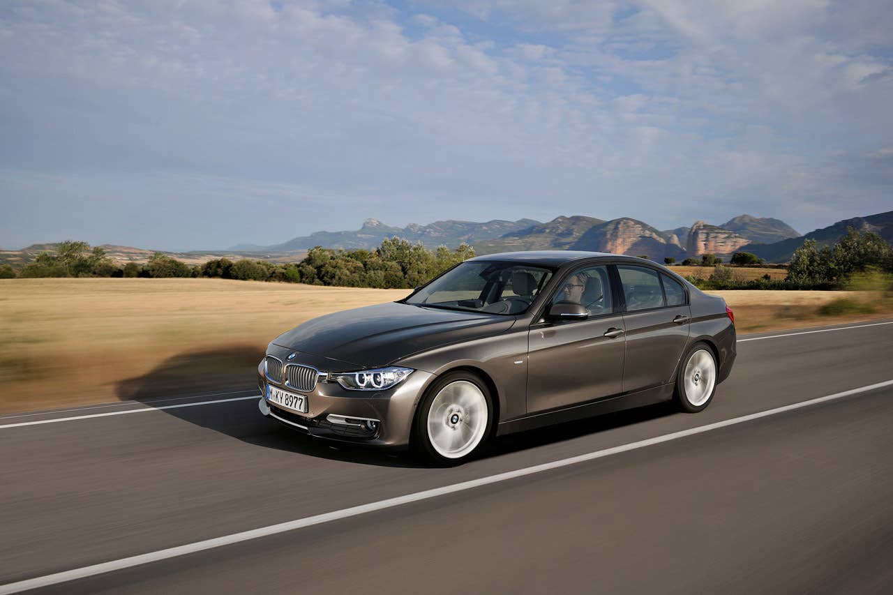 The new BMW 3 Series Sedan, Modern Line (10/2011)