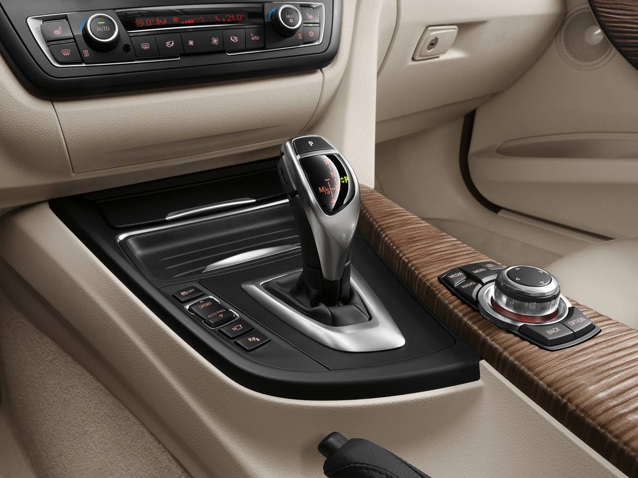 New BMW 3 Series: Centre console Modern Line (10/2011)