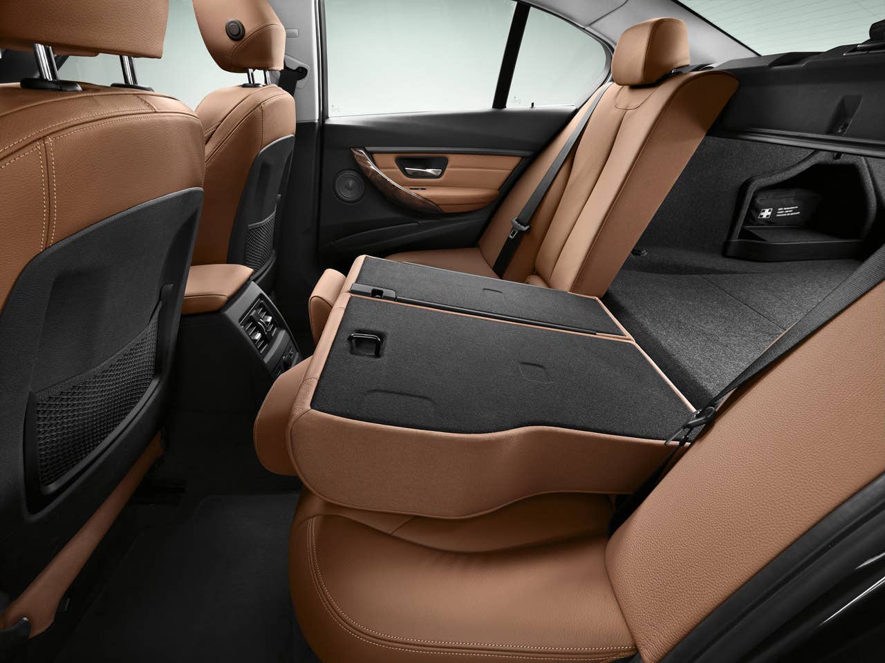 New BMW 3 Series: Rear seat backrest partially folded (10/2011)