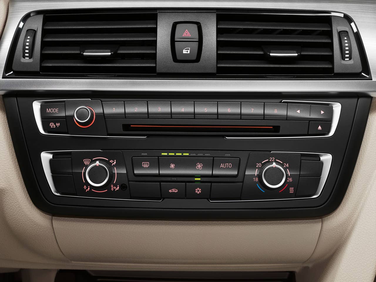 New BMW 3 Series: Air conditioning and radio control panel (10/2011)