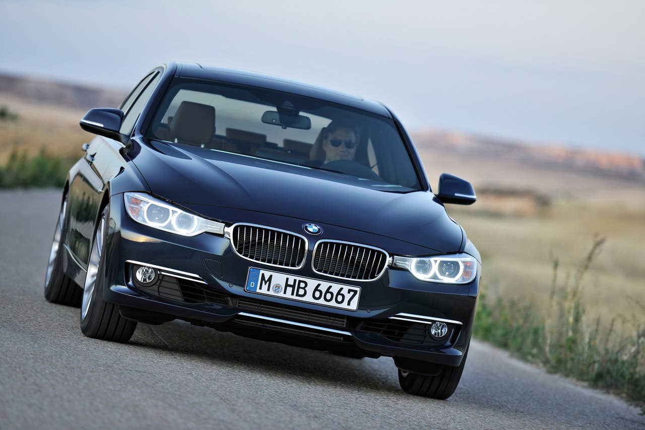 Die neue BMW 3er Limousine, Luxury Line (10/2011) The new BMW 3 Series Sedan, Luxury Line (10/2011)