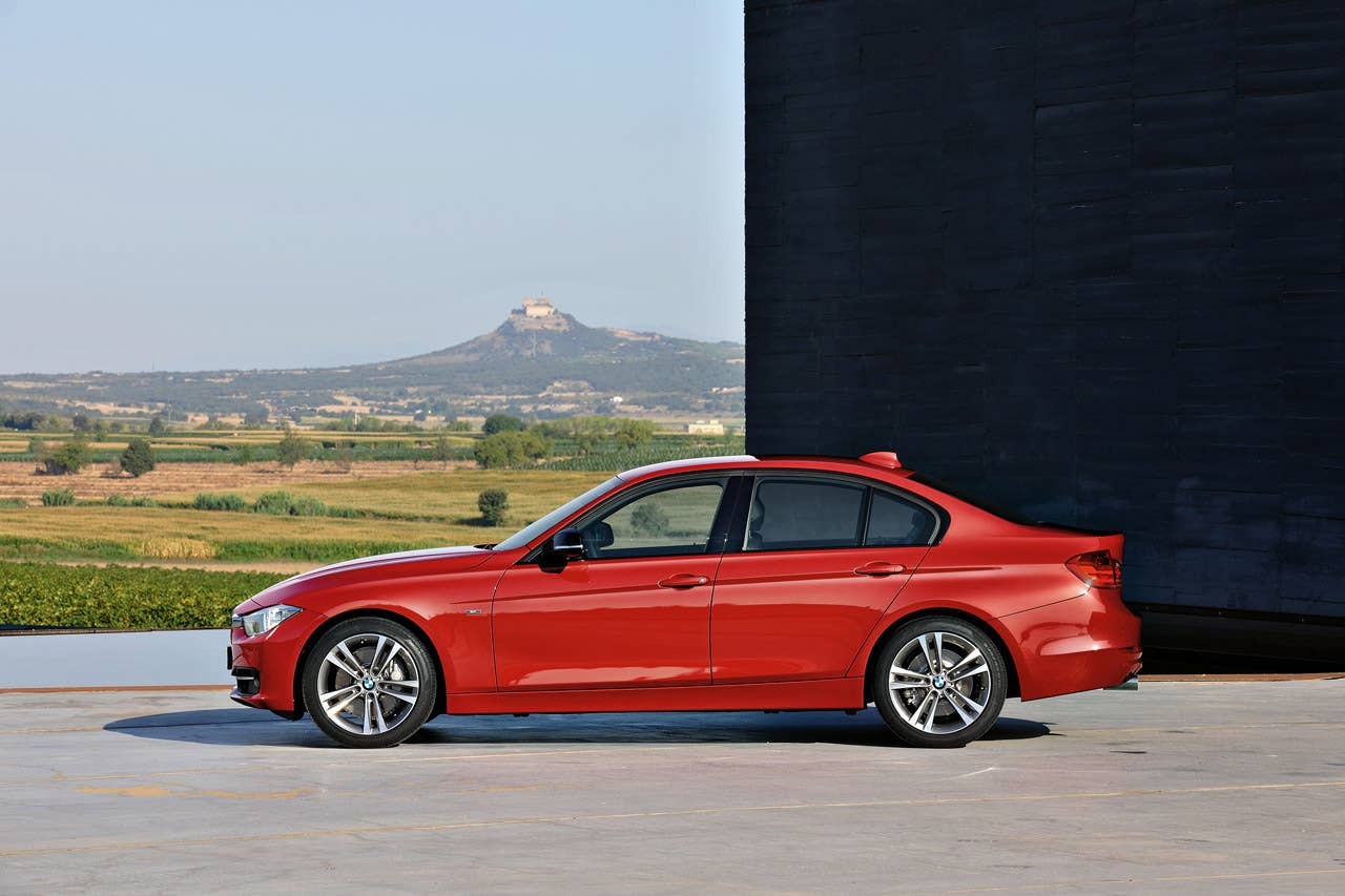 The new BMW 3 Series Sedan, Sport Line (10/2011)