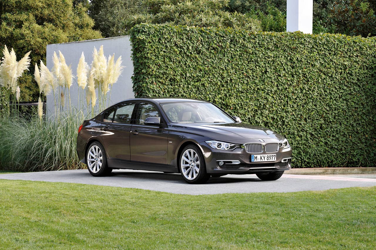 The new BMW 3 Series Sedan, Modern Line (10/2011)