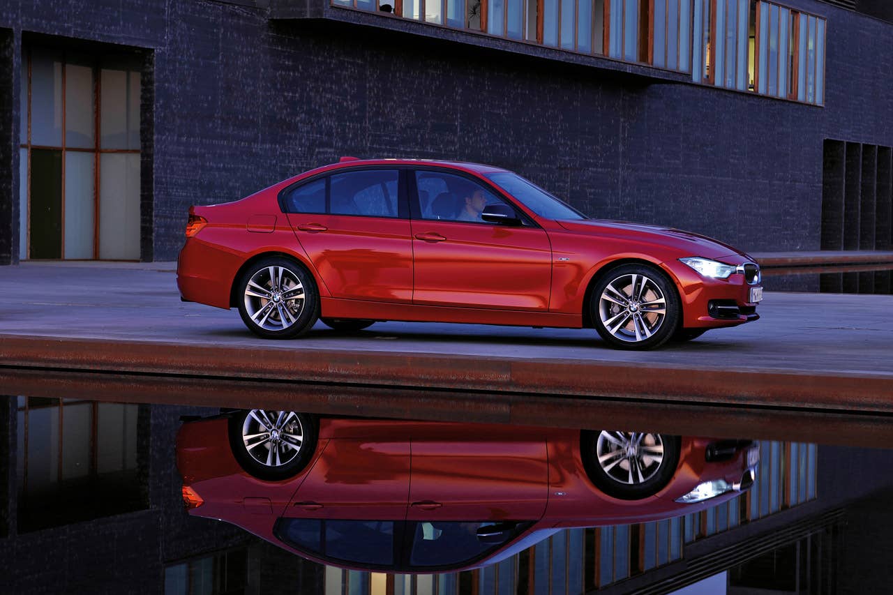 The new BMW 3 Series Sedan, Sport Line (10/2011)