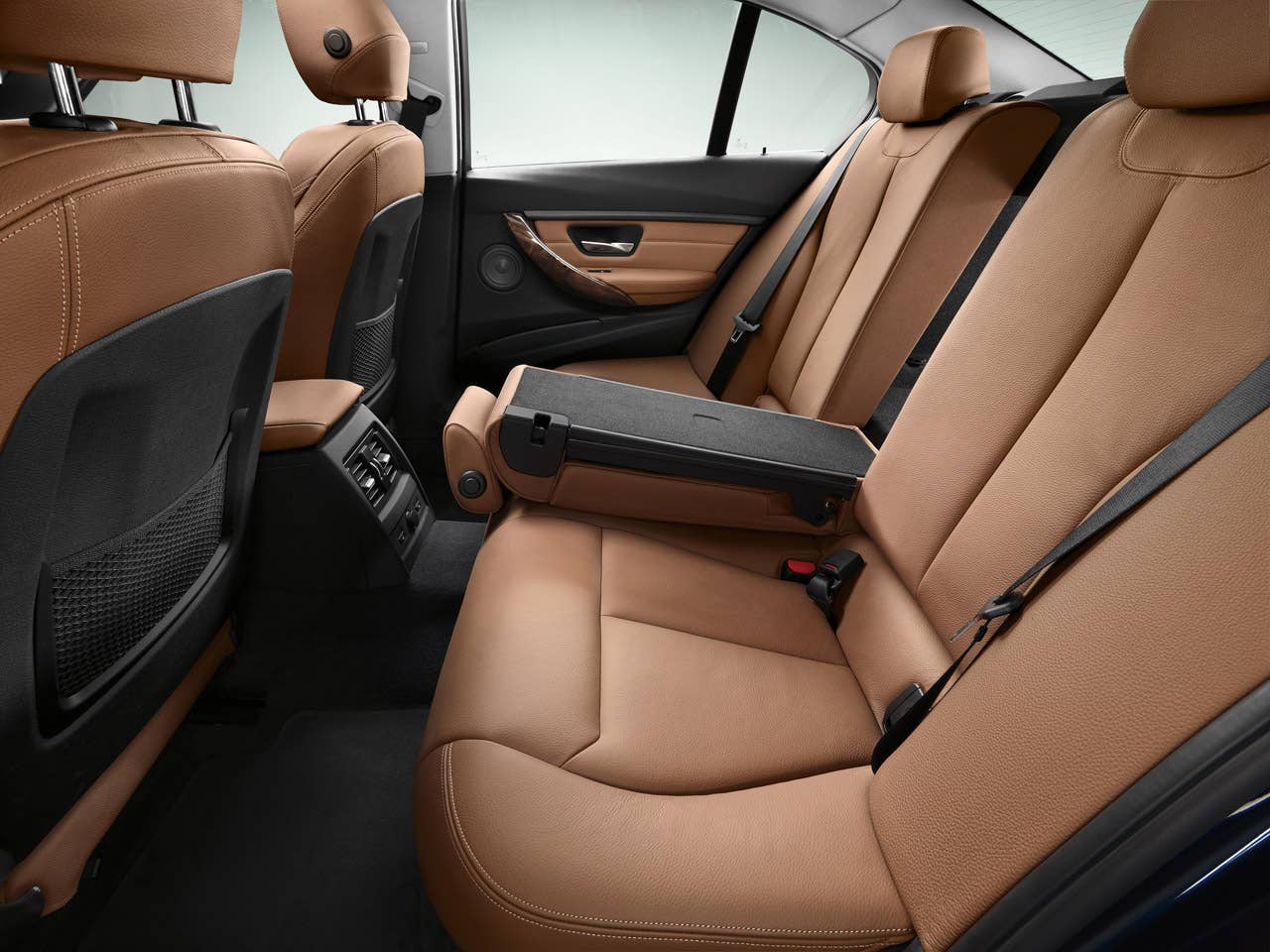 New BMW 3 Series: Rear seats Luxury Line (10/2011)