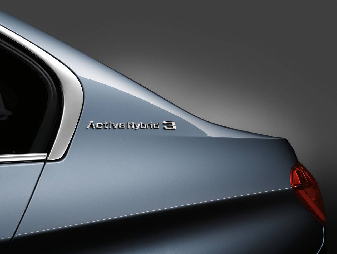 BMW ActiveHybrid 3: Signet on the C-pillar (10/2011)