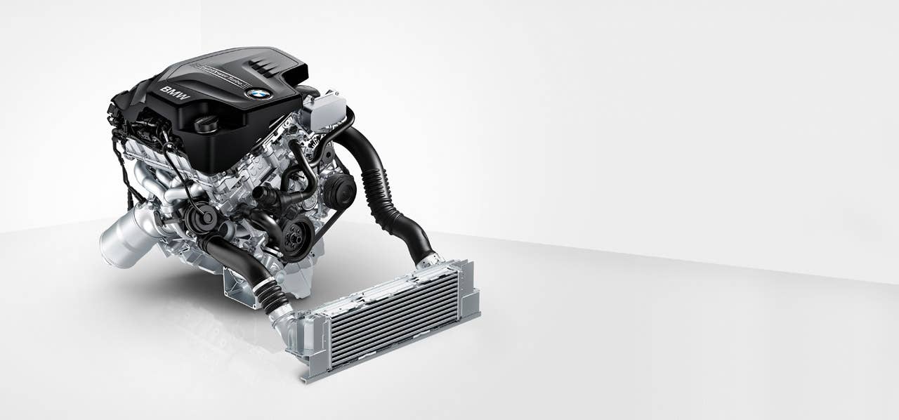 BMW 4-cylinder petrol engine with TwinPower Turbo (10/2011)