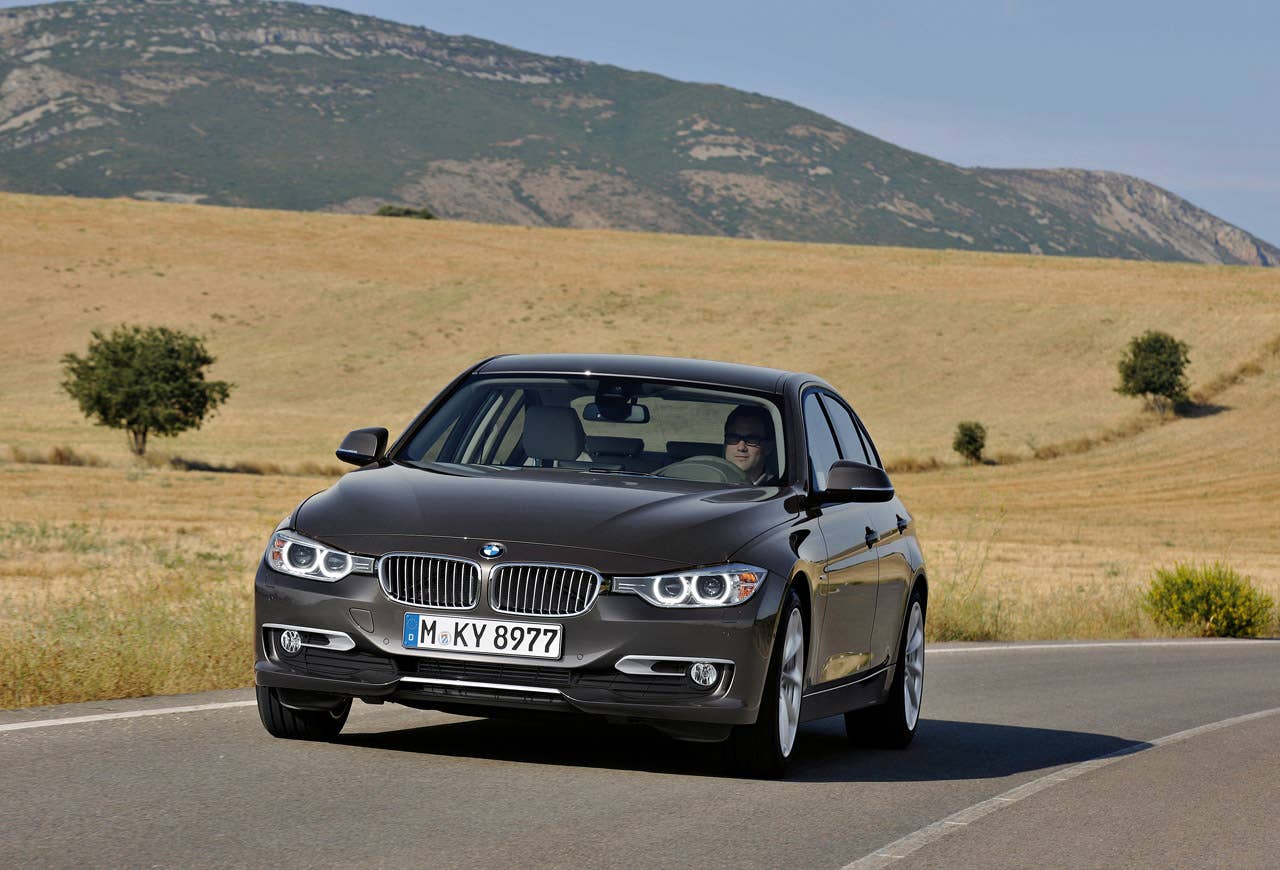 Die neue BMW 3er Limousine, Modern Line (10/2011) The new BMW 3 Series Sedan, Modern Line (10/2011)