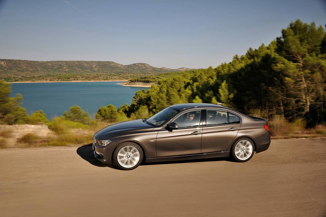 The new BMW 3 Series Sedan, Modern Line (10/2011)