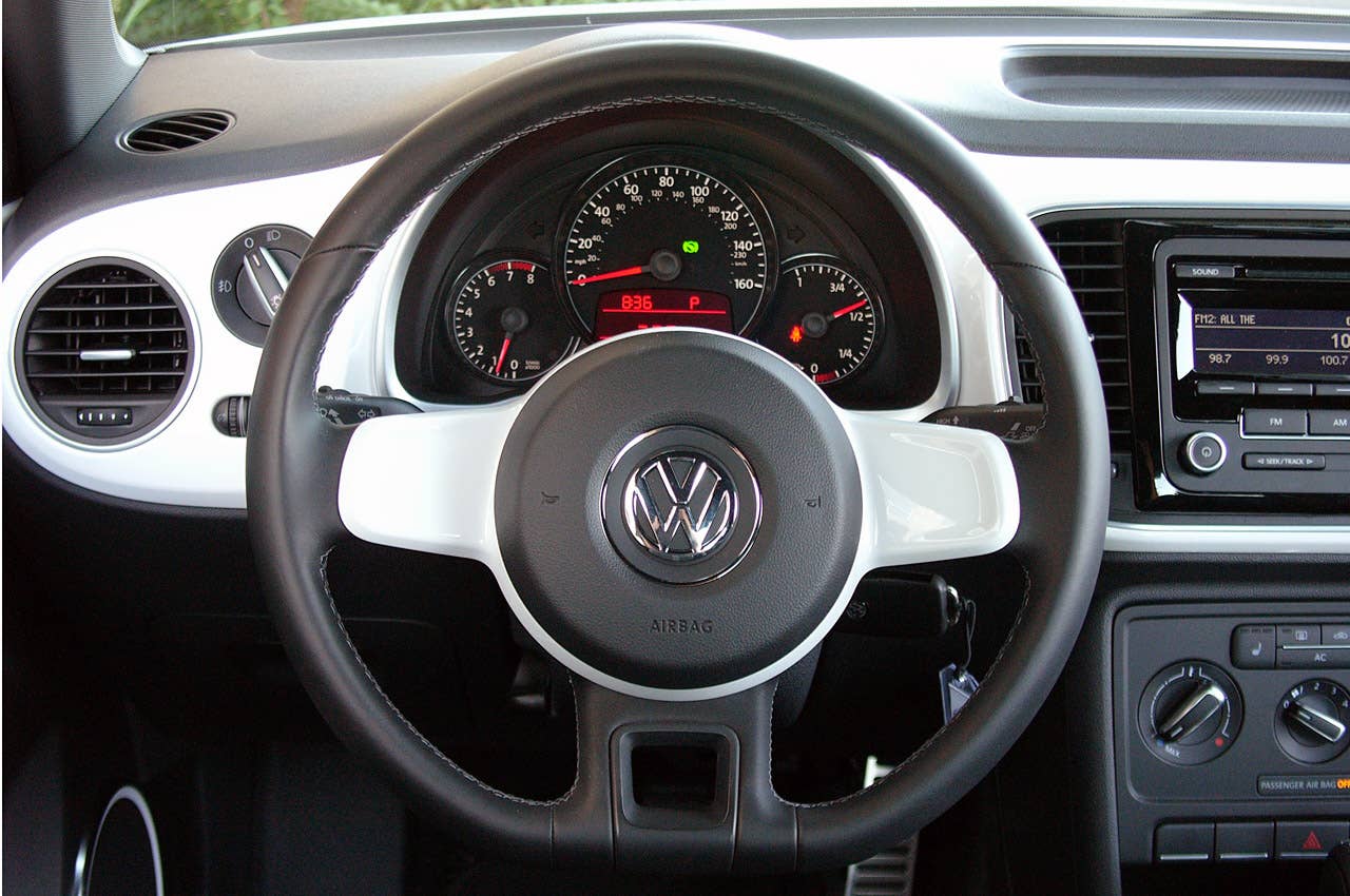 2012 Volkswagen Beetle Turbo steering wheel