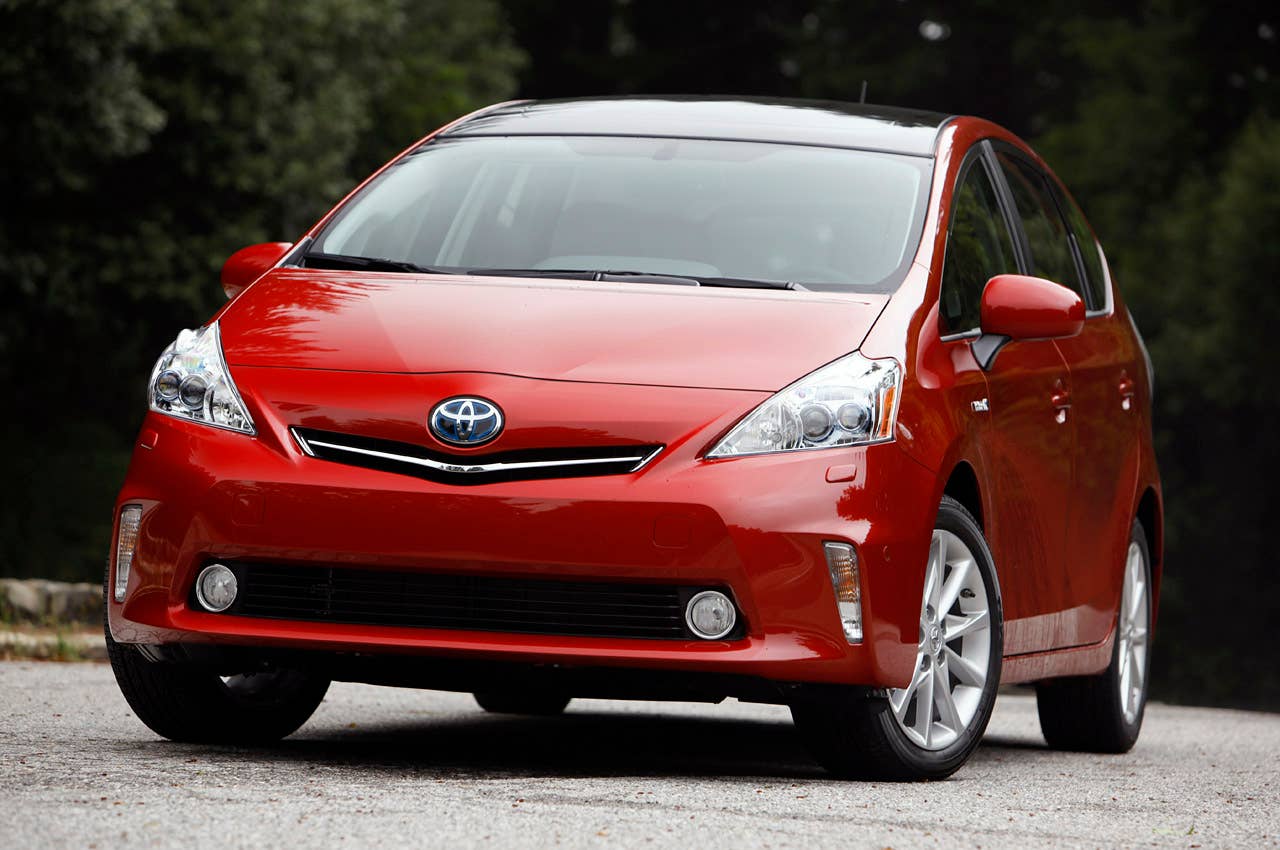 2012 Toyota Prius V - Autoblog