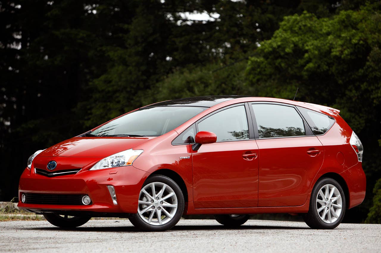 2012 Toyota Prius V front 3/4 view