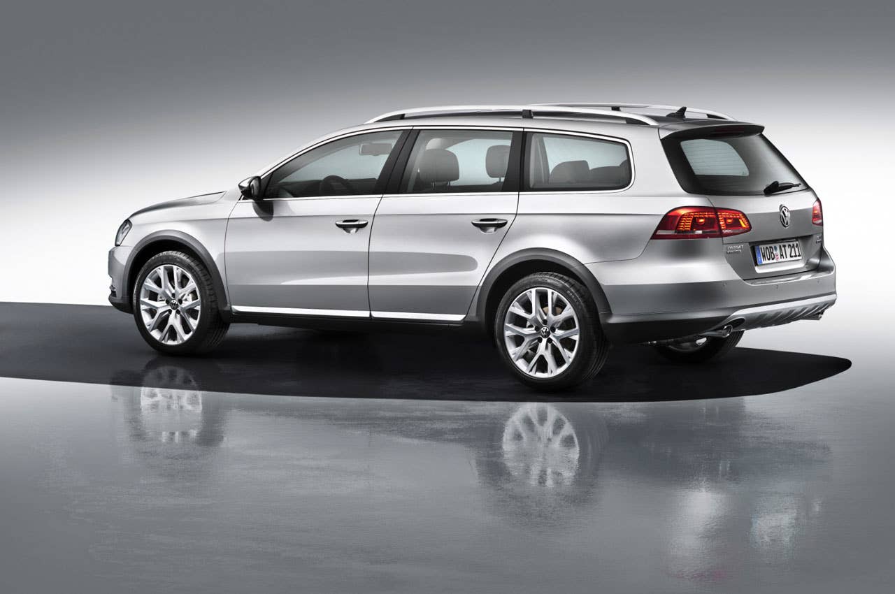 Passat Alltrack rear 3/4