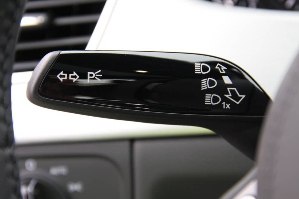 2011 Audi A8 turn signal stalk