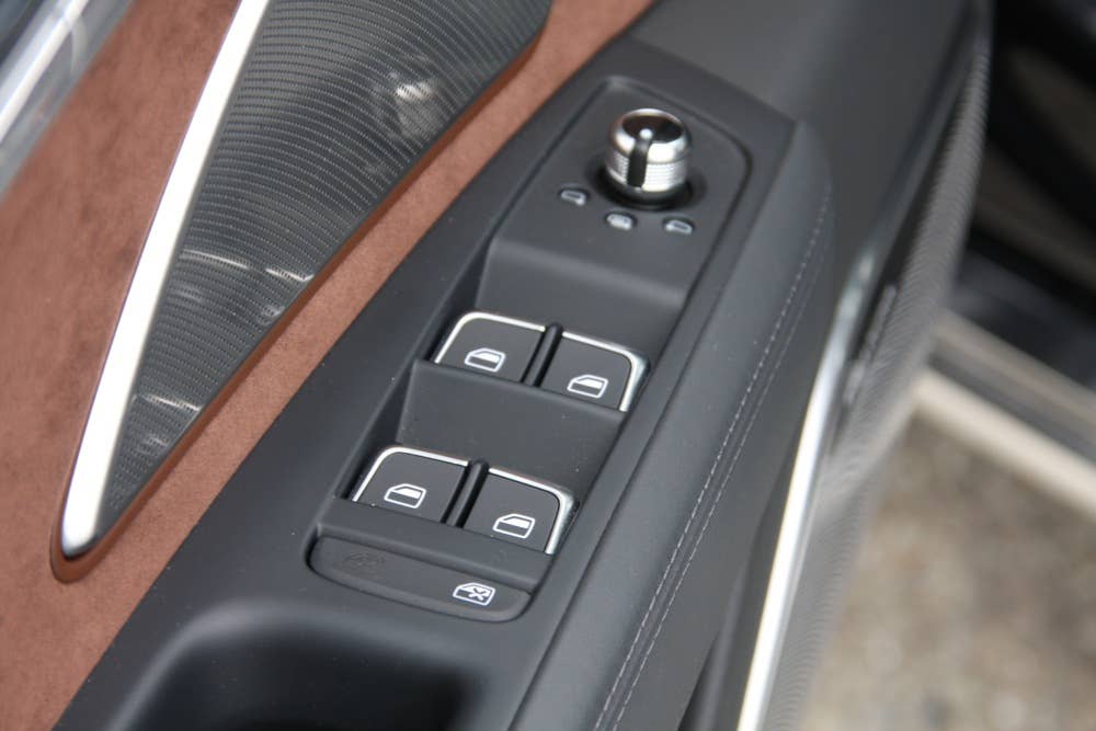 2011 Audi A8 door controls