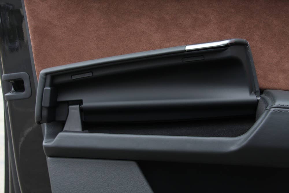 2011 Audi A8 door detail