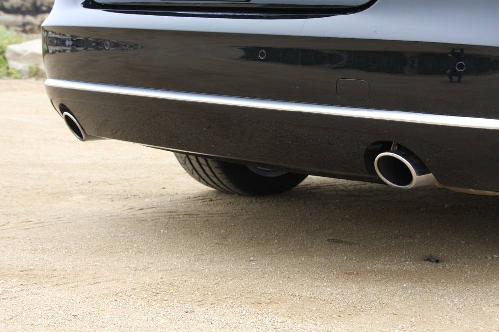 2011 Audi A8 exhaust pipes