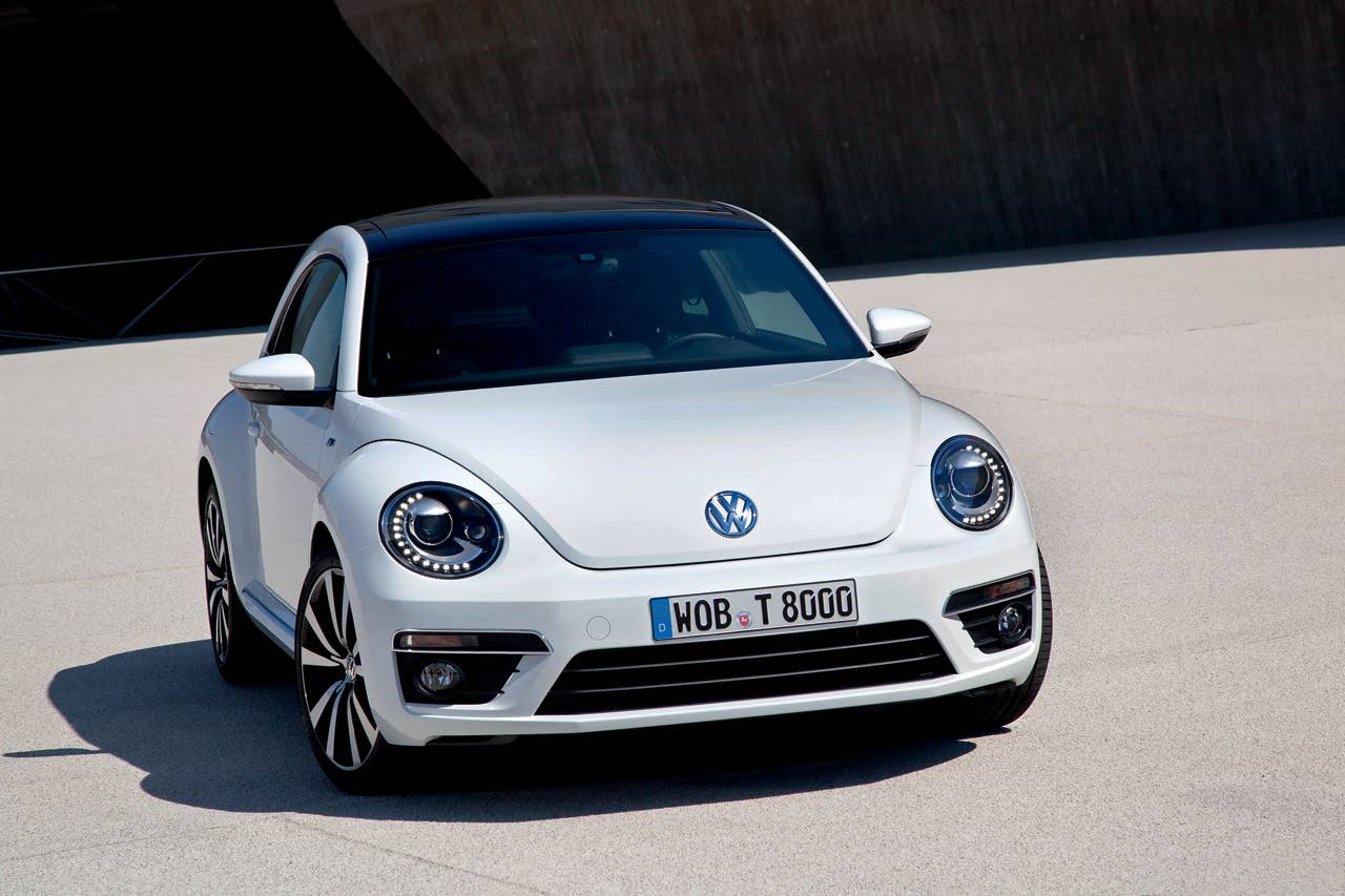 2013 Volkswagen Beetle R-Line front 3/4