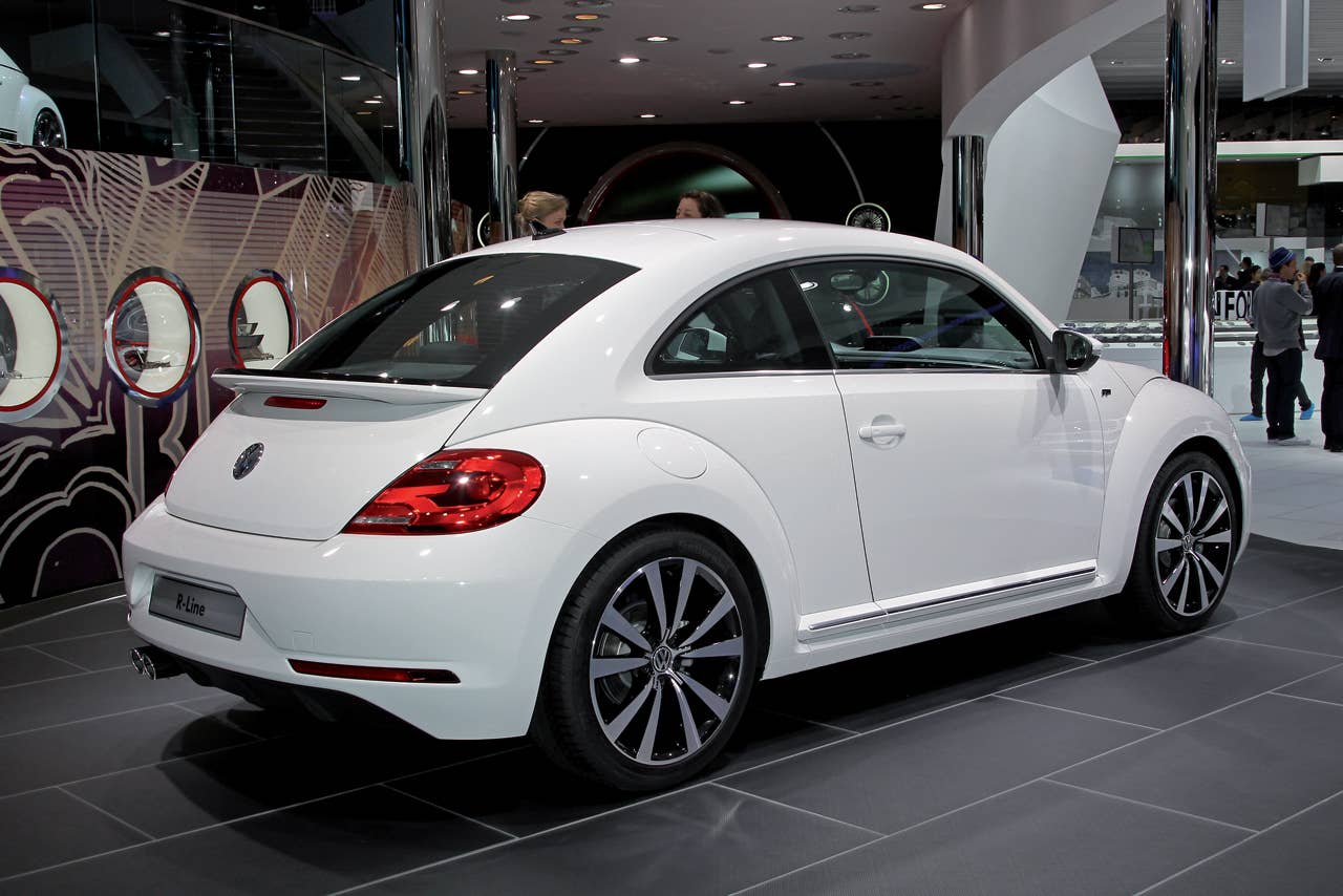 2013 Volkswagen Beetle R-Line rear 3/4