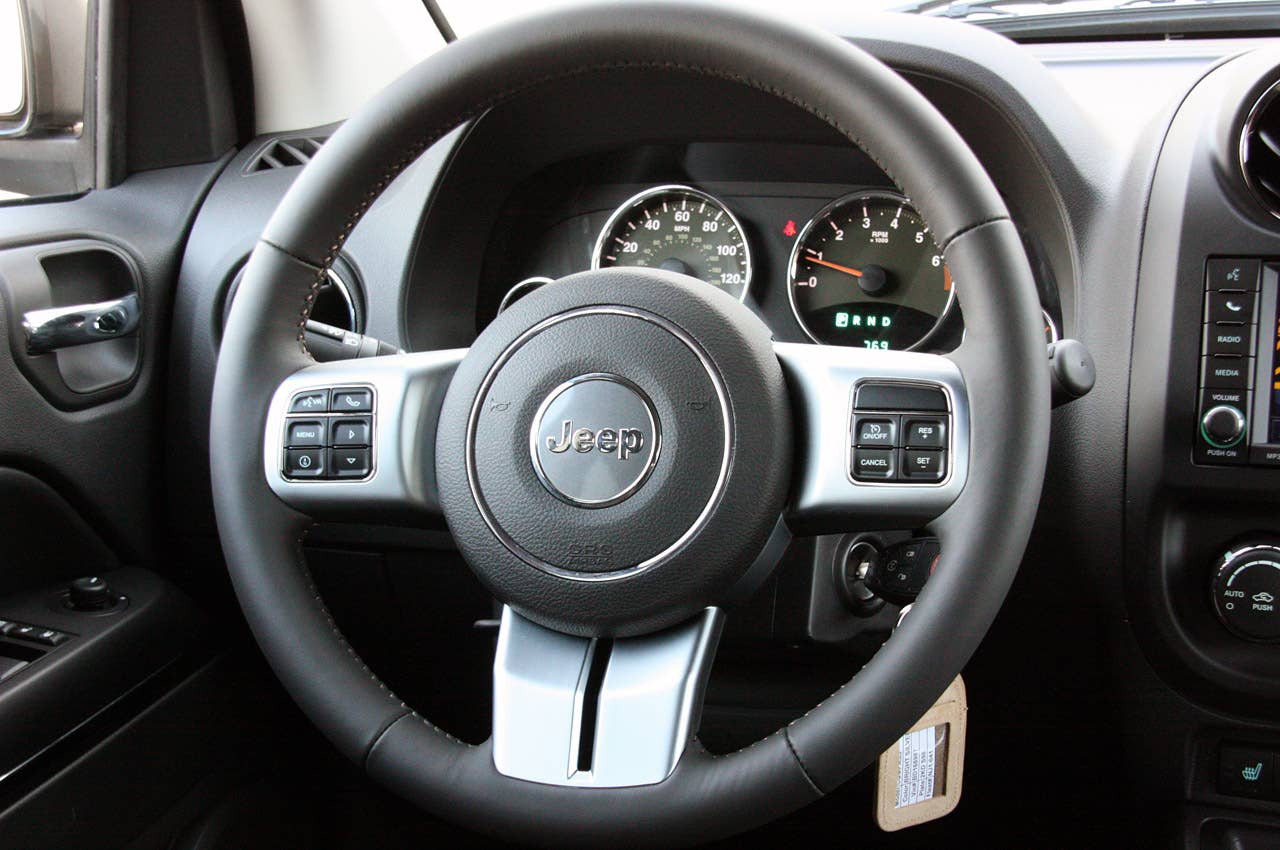 2011 Jeep Compass steering wheel