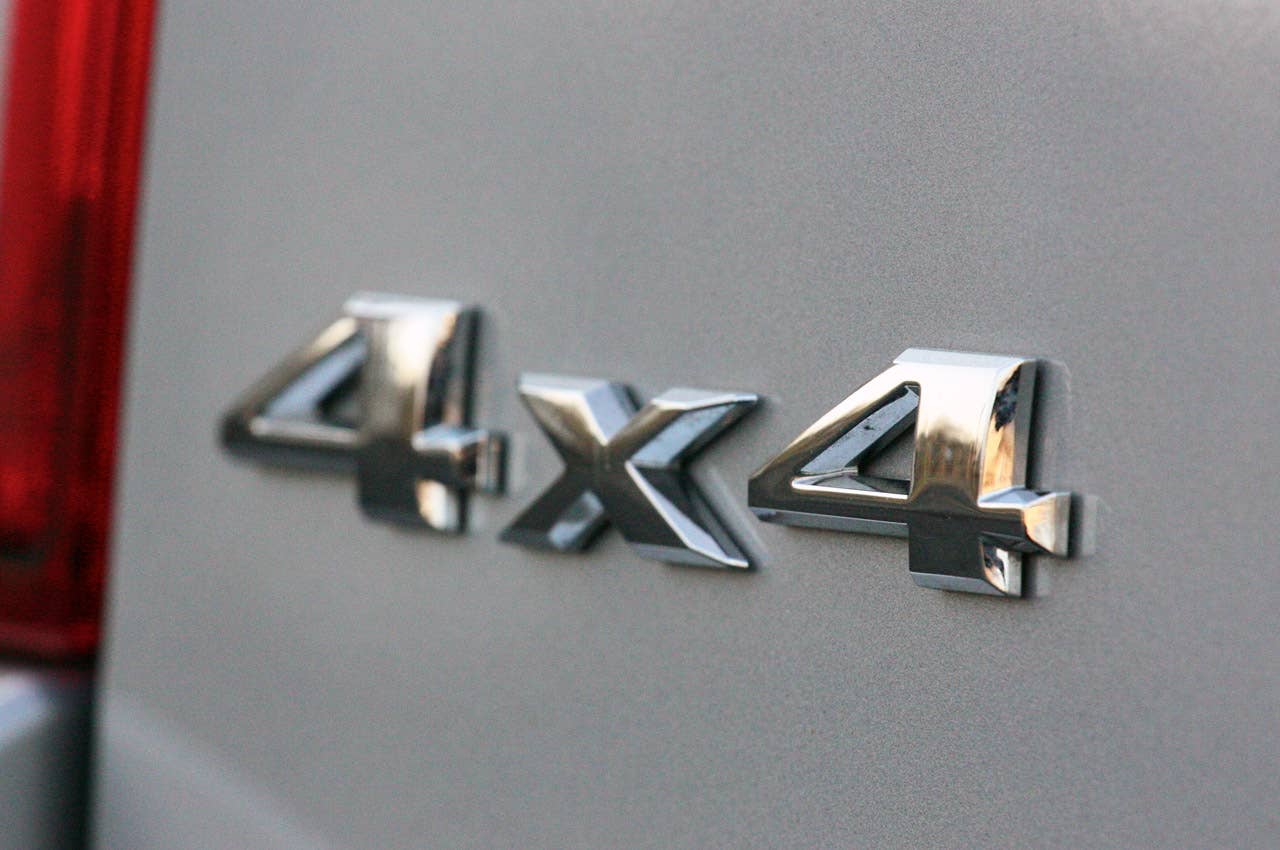 2011 Jeep Compass badge