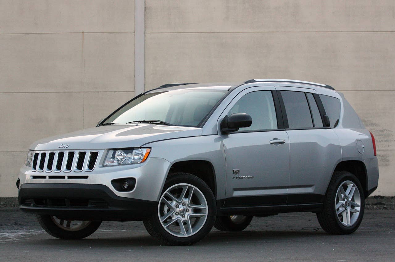 2011 Jeep Compass front 3/4 view
