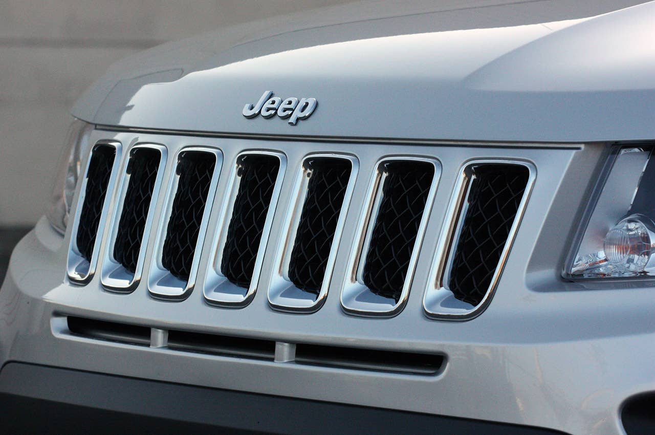 2011 Jeep Compass grille