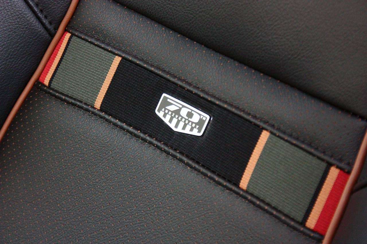 2011 Jeep Compass seat detail