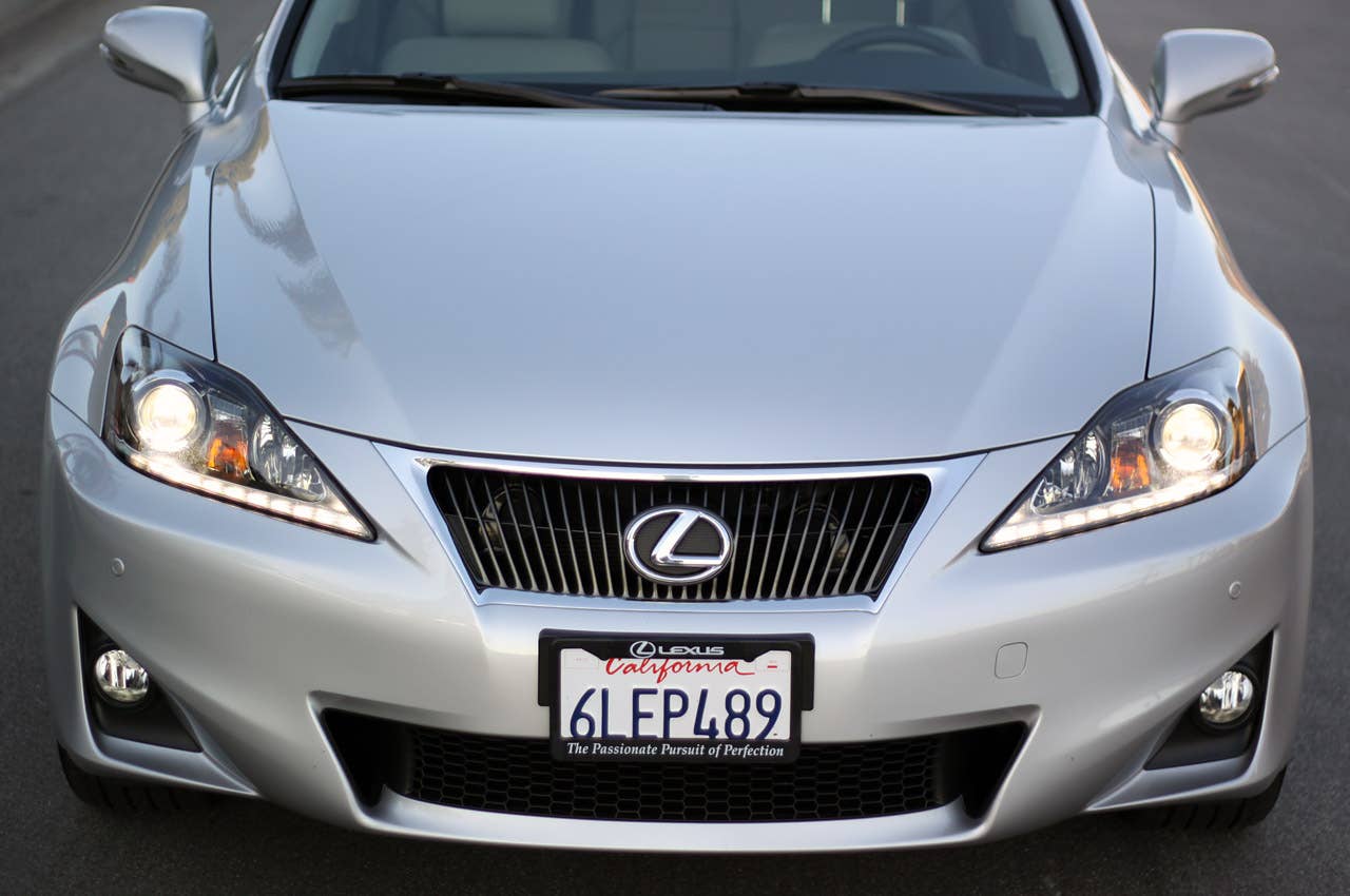 2011 Lexus IS 250 AWD front detail