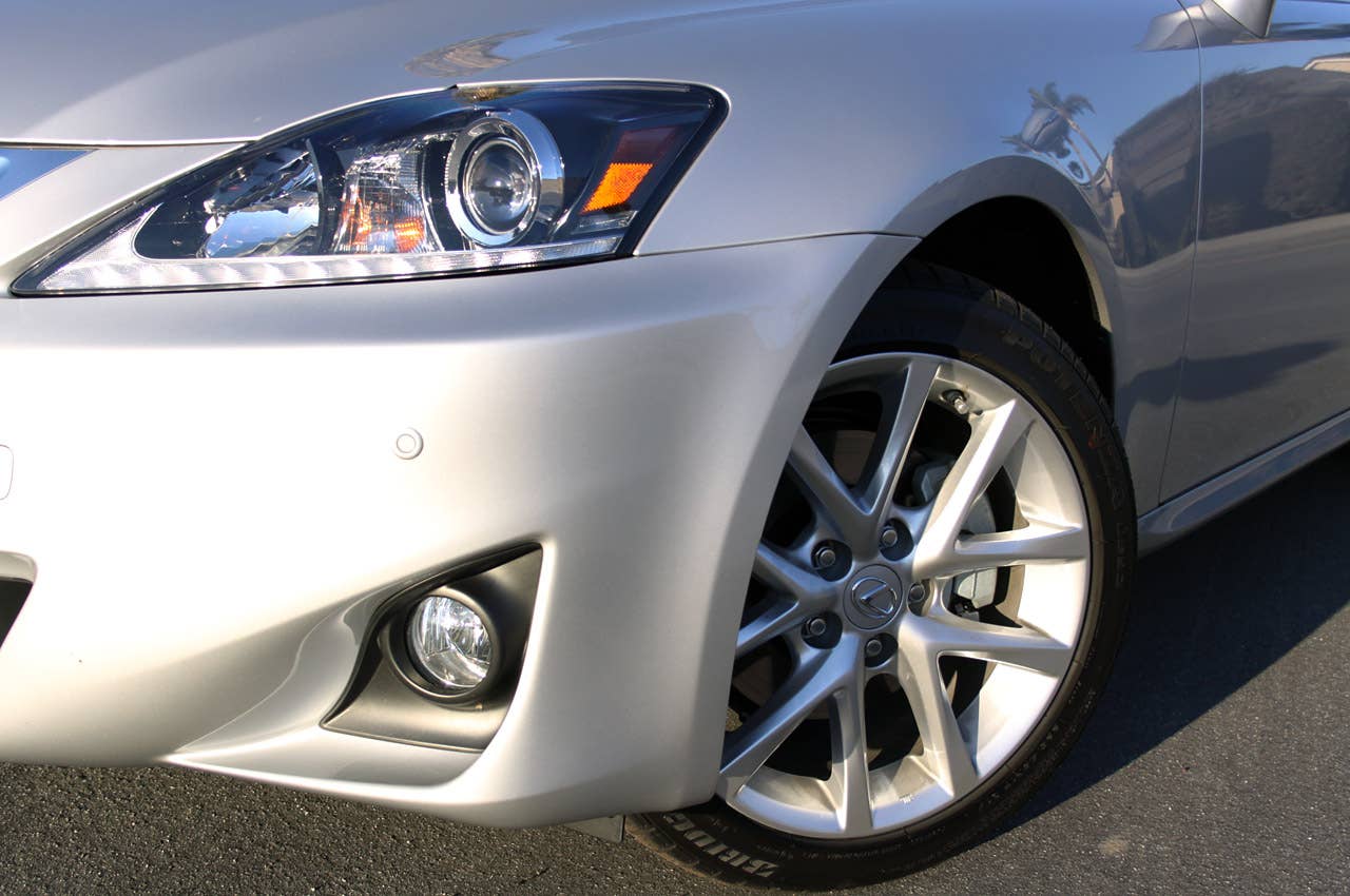 2011 Lexus IS 250 AWD front detail