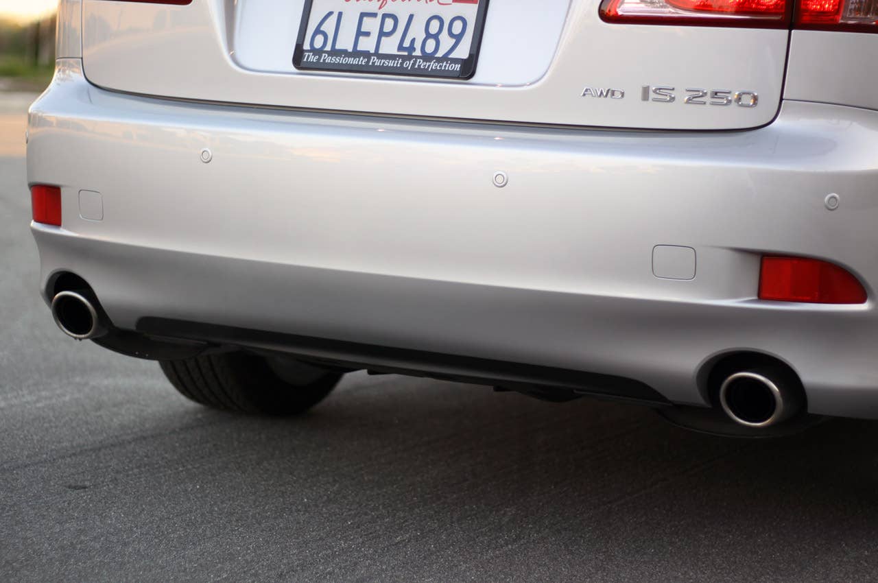 2011 Lexus IS 250 AWD rear bumper