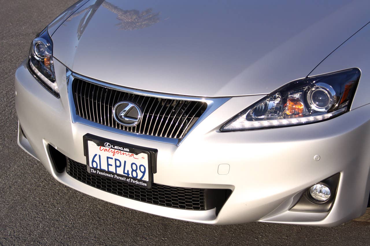 2011 Lexus IS 250 AWD front detail