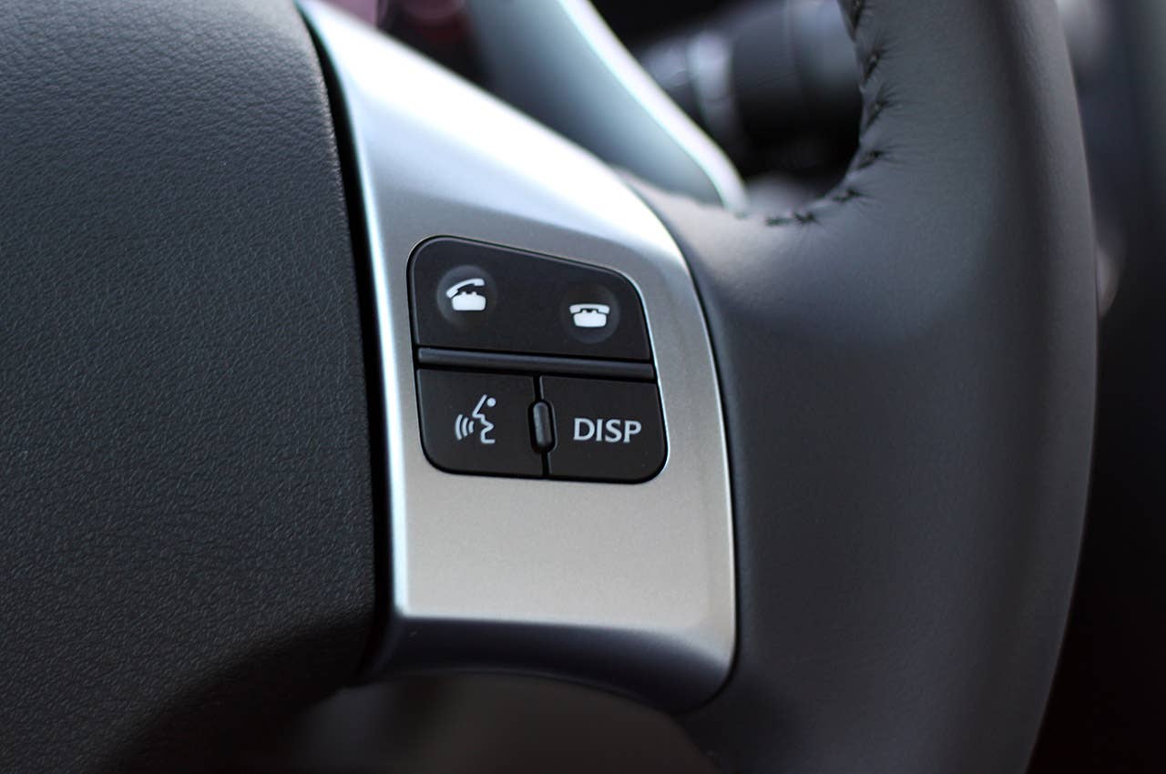 2011 Lexus IS 250 AWD steering wheel controls