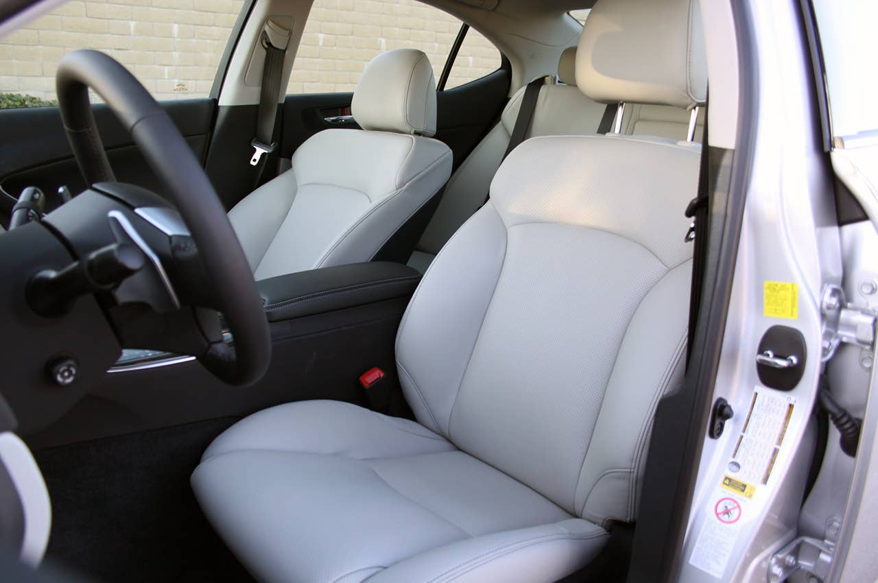 2011 Lexus IS 250 AWD front seats