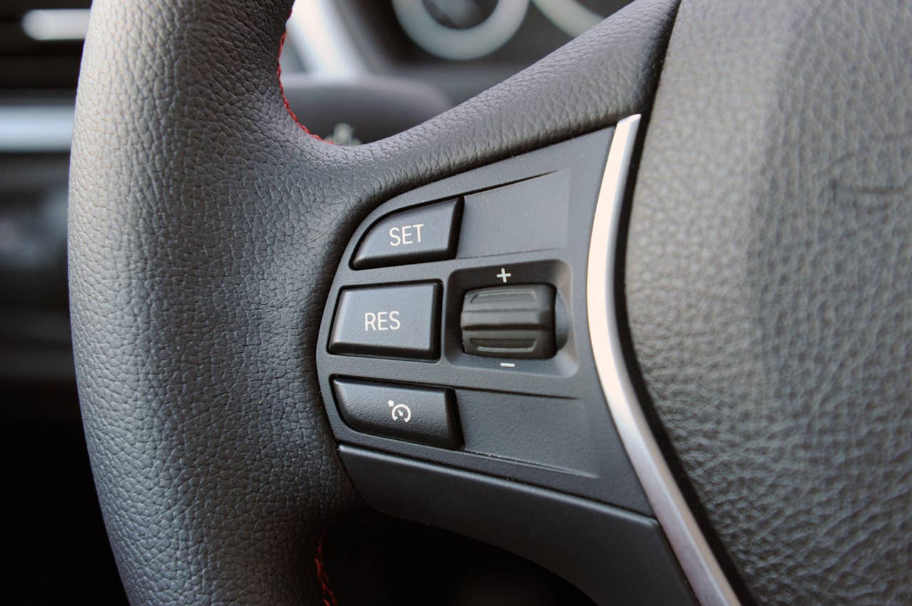 2012 BMW 335i steering wheel controls