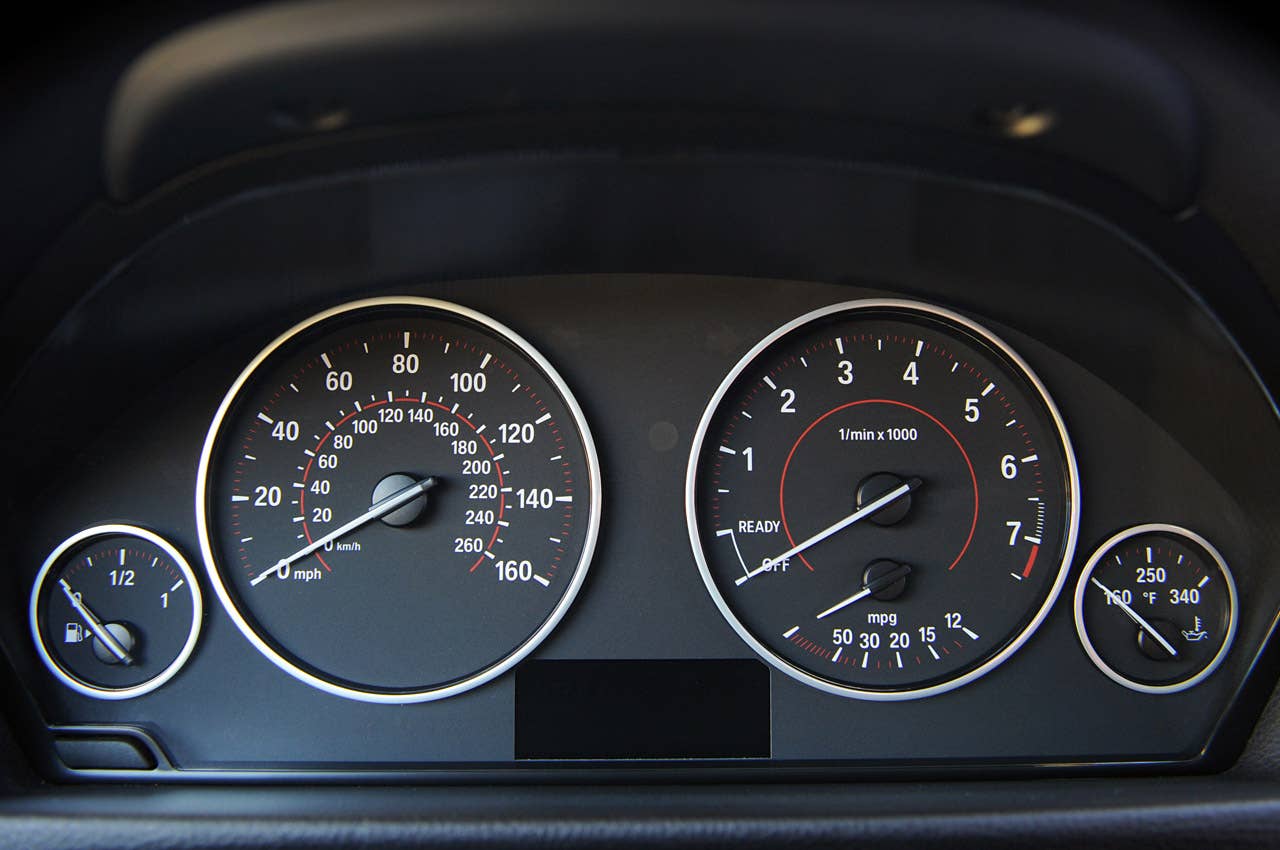 2012 BMW 335i gauges
