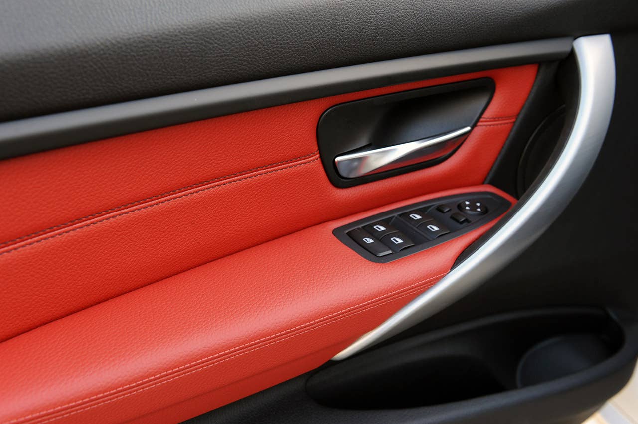 2012 BMW 335i door trim