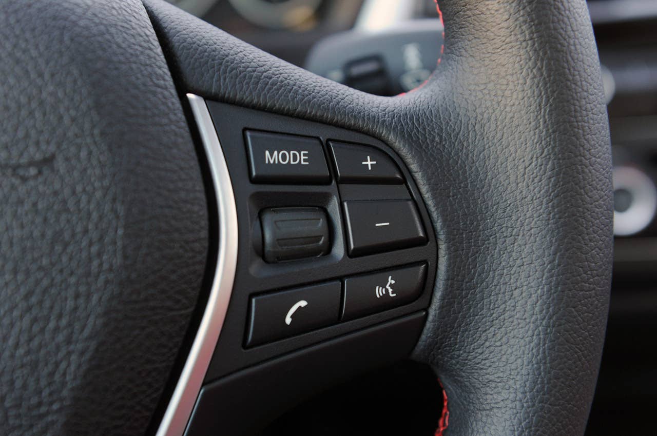 2012 BMW 335i steering wheel controls
