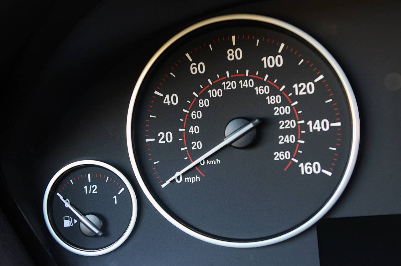 2012 BMW 335i speedometer