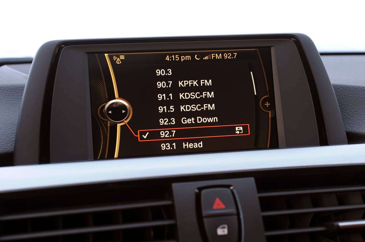 2012 BMW 335i audio system display