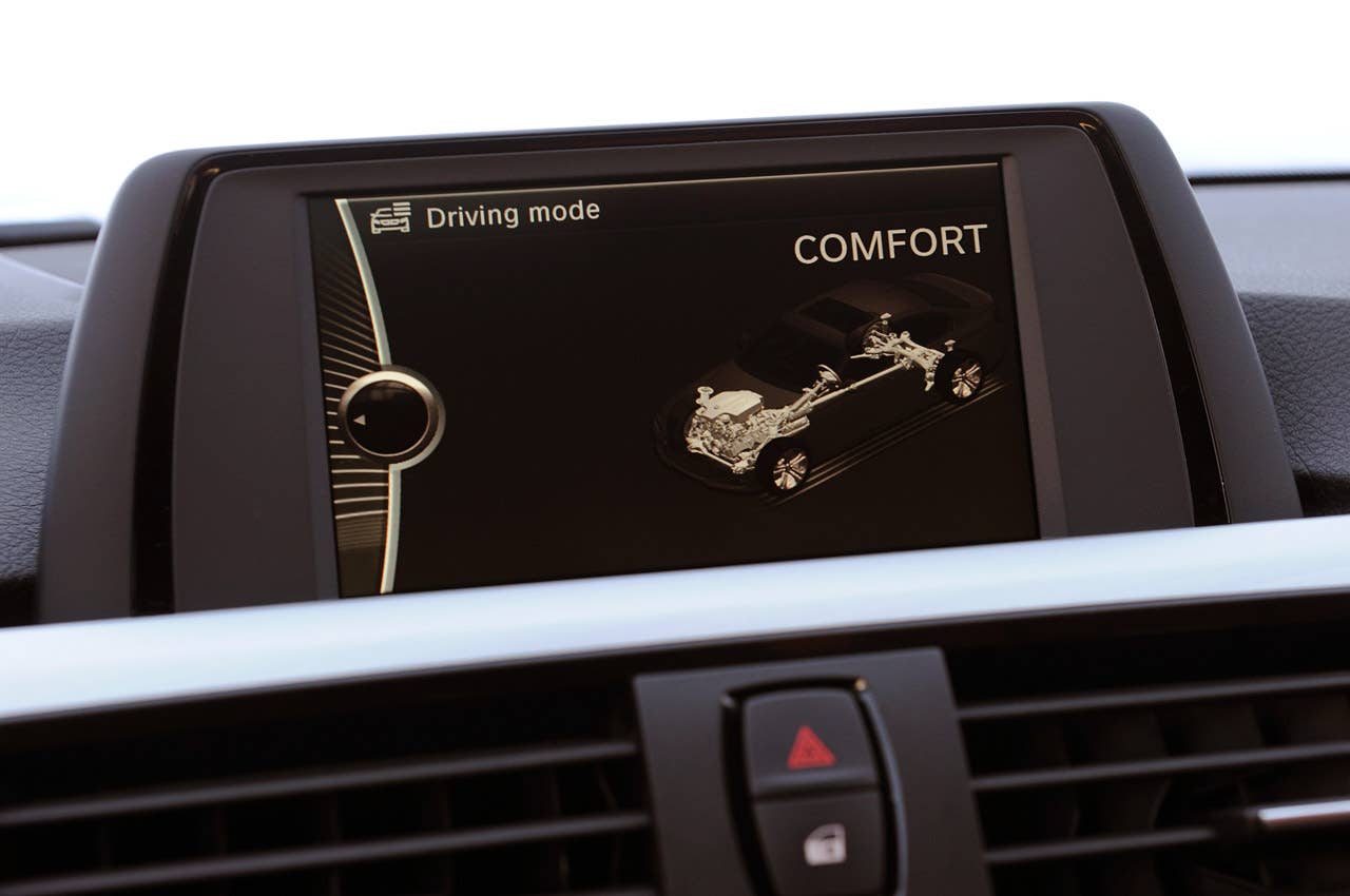 2012 BMW 335i driving mode display