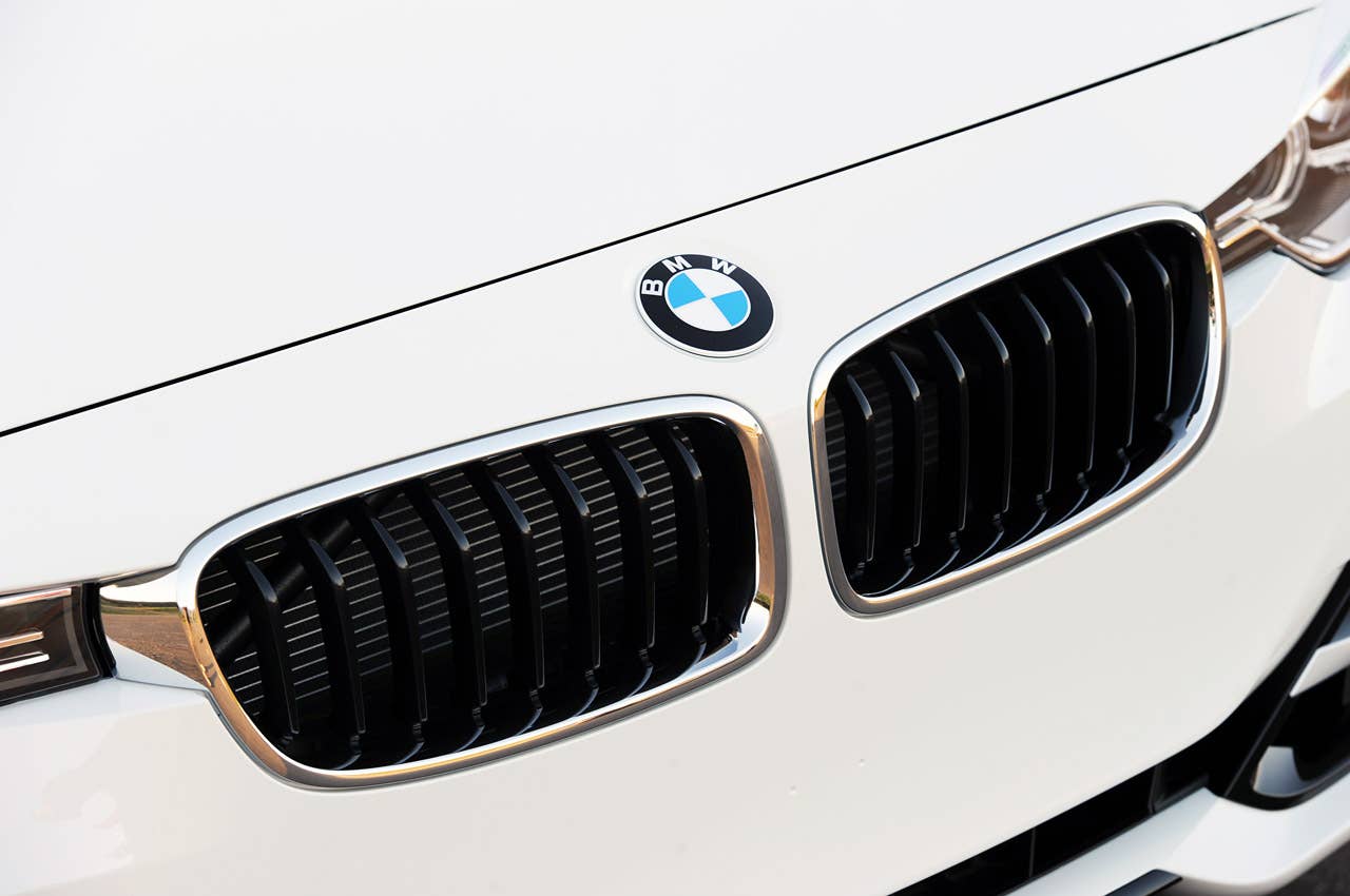 2012 BMW 335i grille