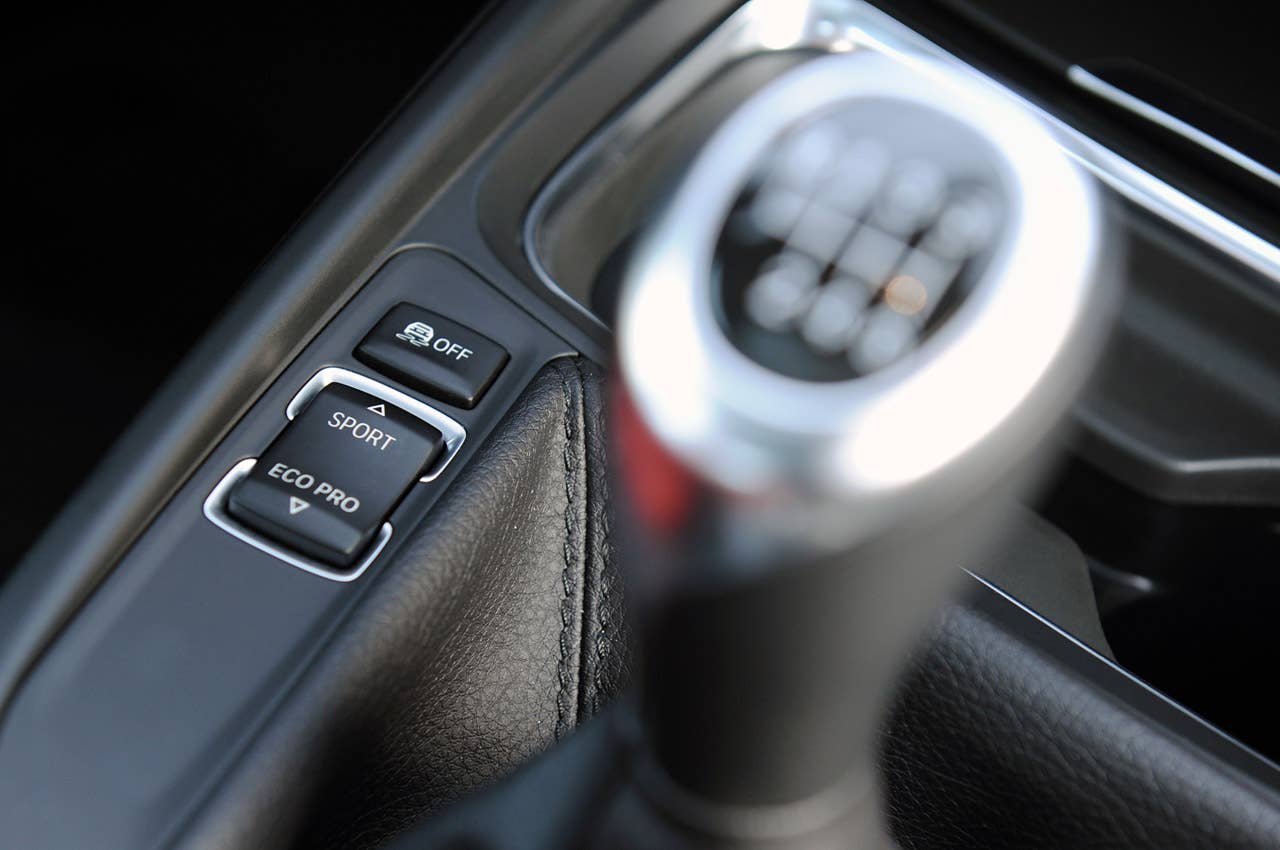 2012 BMW 335i driving mode controls