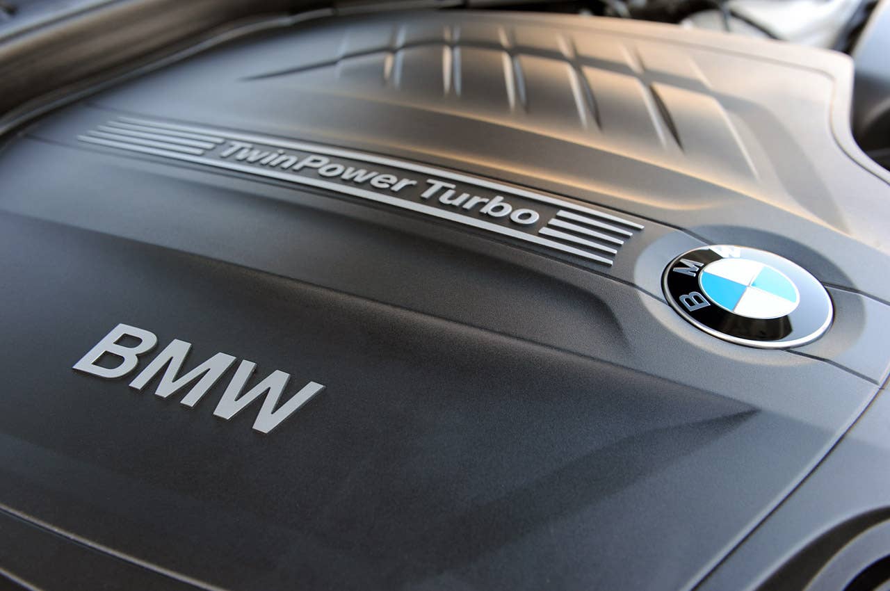 2012 BMW 335i engine detail