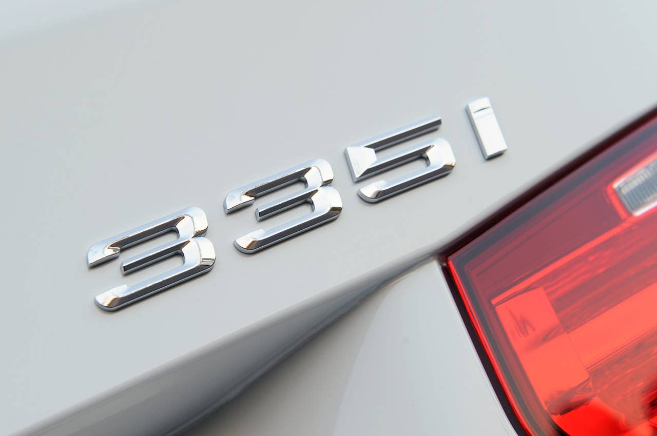 2012 BMW 335i badge